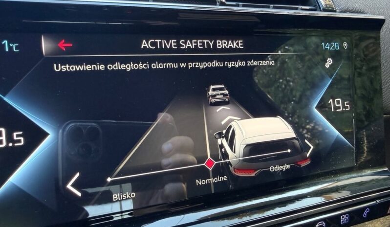 DS Automobiles DS 7 Crossback full